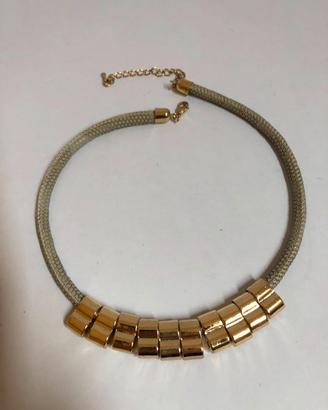 Girocollo Choker Rigido Grigio Effetto Pitone