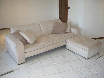 Divano x 02 / 3 & 2 posti / poltrona x1 /pouf x3