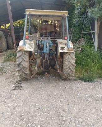 Trattore Ford 4110