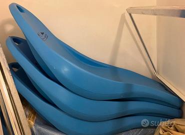 Lettino galleggiante blu