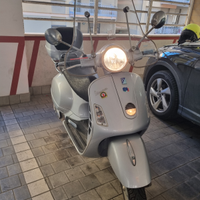 Vespa gts 250