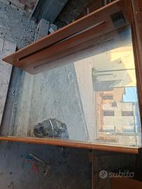 specchio da bagno con luce e mensole