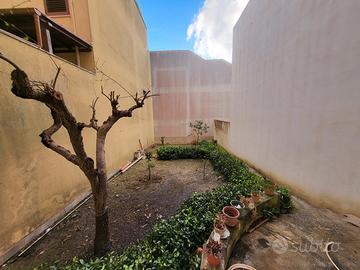 Soluzione immobiliare indipendente non arredata