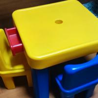 tavolo con due sedie 