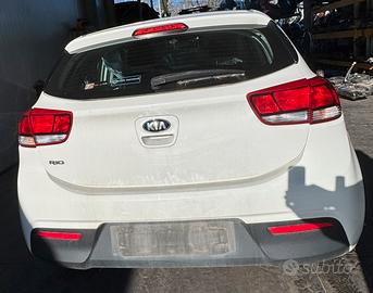 Vendiamo ricambi kia Rio  anno 2017