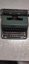 Macchina da scrivere Olivetti Lettera 32