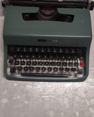 Macchina da scrivere Olivetti Lettera 32