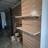 scaffali per negozio 