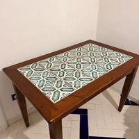 Tavolo con piano in piastrelle decorate 80x140
