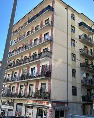 4 LOCALI A COSENZA