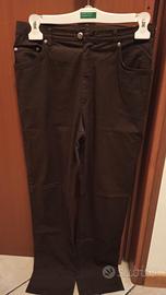 pantaloni colore marrone 