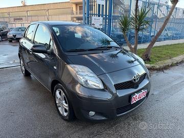 Toyota Yaris 1.4 D-4D 90 cv 2011 Automatica