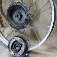 Yamaha XT 550 ruota anteriore