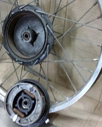 Yamaha XT 550 ruota anteriore