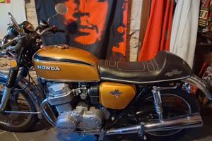 Moto Honda 750 four conservata