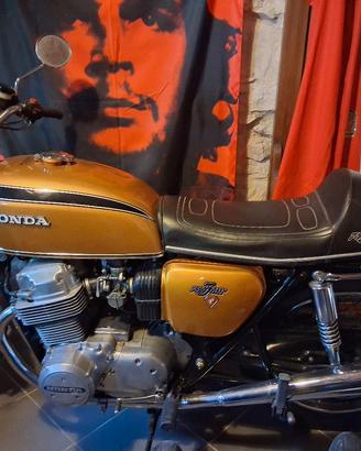 Moto Honda 750 four conservata