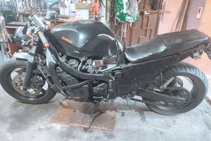 Moto Suzuki anno 1998 Modello GSX-600F
