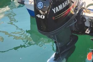 barca con fuoribordo Yamaha cv  40 70 