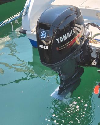 barca con fuoribordo Yamaha cv  40 70 