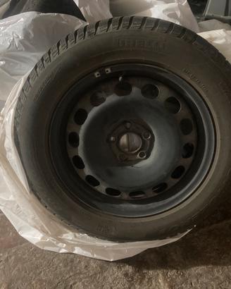 Gomme 205/60/16 96h
