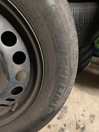 Gomme Michelin 215/60R16 estive + cerchi in ferro