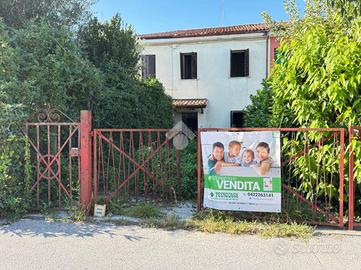 VILLA A SCHIERA A TREVISO
