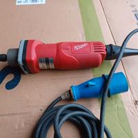 Smerigliatrice dritta Milwaukee DG 30 E