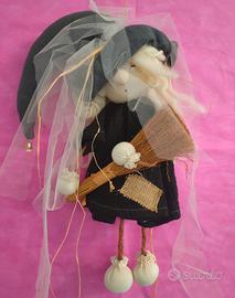 Bambola Strega fatta a mano