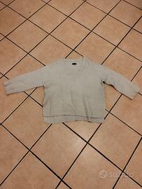 Maglione beige lavorato a maglia