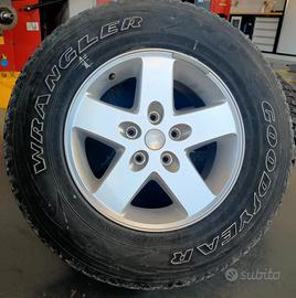n.4 Pneumatici per Jeep Wrangler