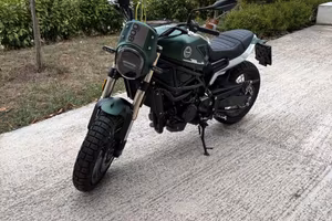 Moto Benelli Leoncino 800 Trial