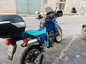 Honda dominator