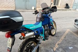 Honda dominator