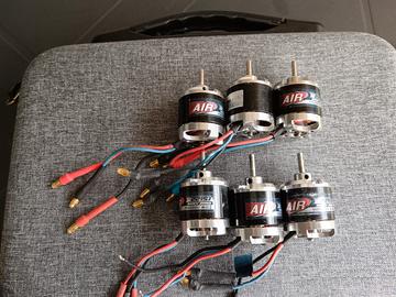 motori brushles turnigy