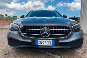 Privato vende Mercedes E 220d S.w. 02/2022