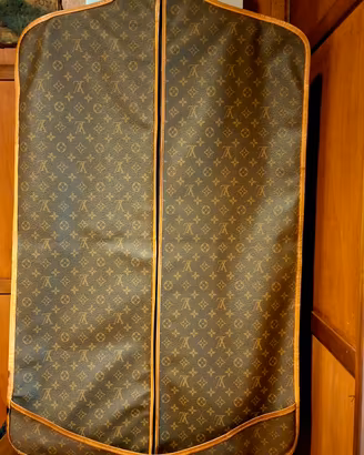 porta abiti louis vuitton