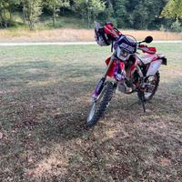 Moto da cross targata