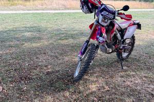 Moto da cross targata