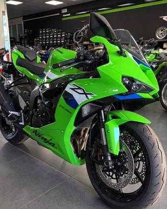 Kawasaki Ninja ZX-6R nuova 2026