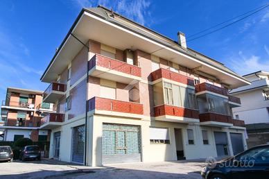 4 LOCALI A PORTO SANT'ELPIDIO