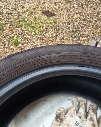 Gomme auto.