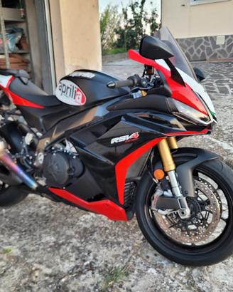 rsv4 1100 