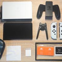 Nintendo Switch OLED + Mario Kart 8 Deluxe + Borsa