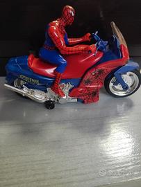 moto con Spiderman 