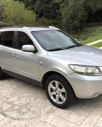 Suv Santa Fe 4wd, 7 posti, motore con 60000 km