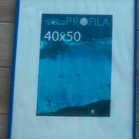 Cornice da appendere 40x50, bordo blu