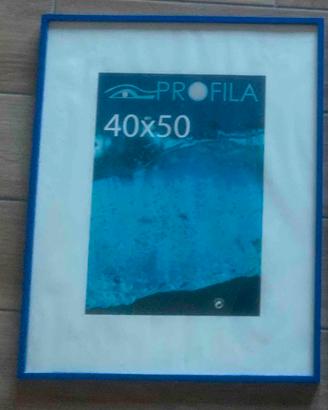 Cornice da appendere 40x50, bordo blu