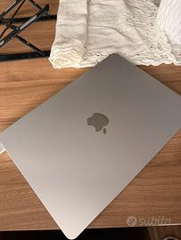 Macbook Air 13” M2 Argento - CONDIZIONI DA VETRINA