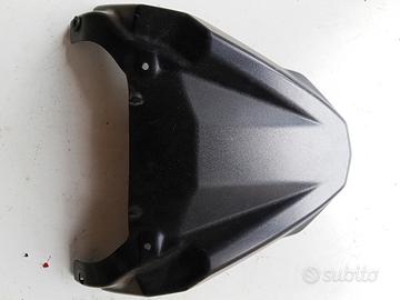 Becco universale per moto