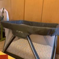 Lettino campeggio Nuna (senza materasso)